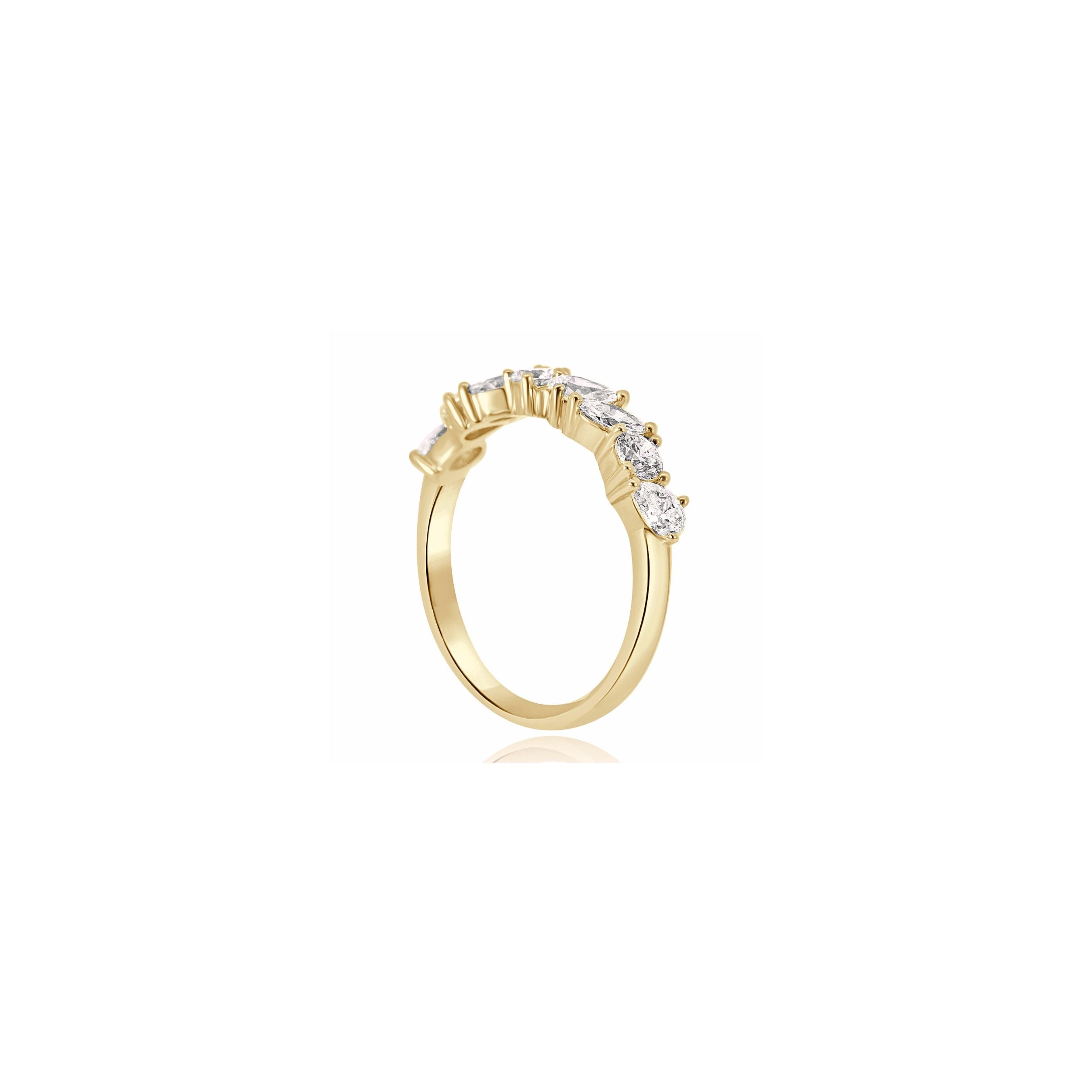 YELLOW GOLD PETITE SHAPES RING