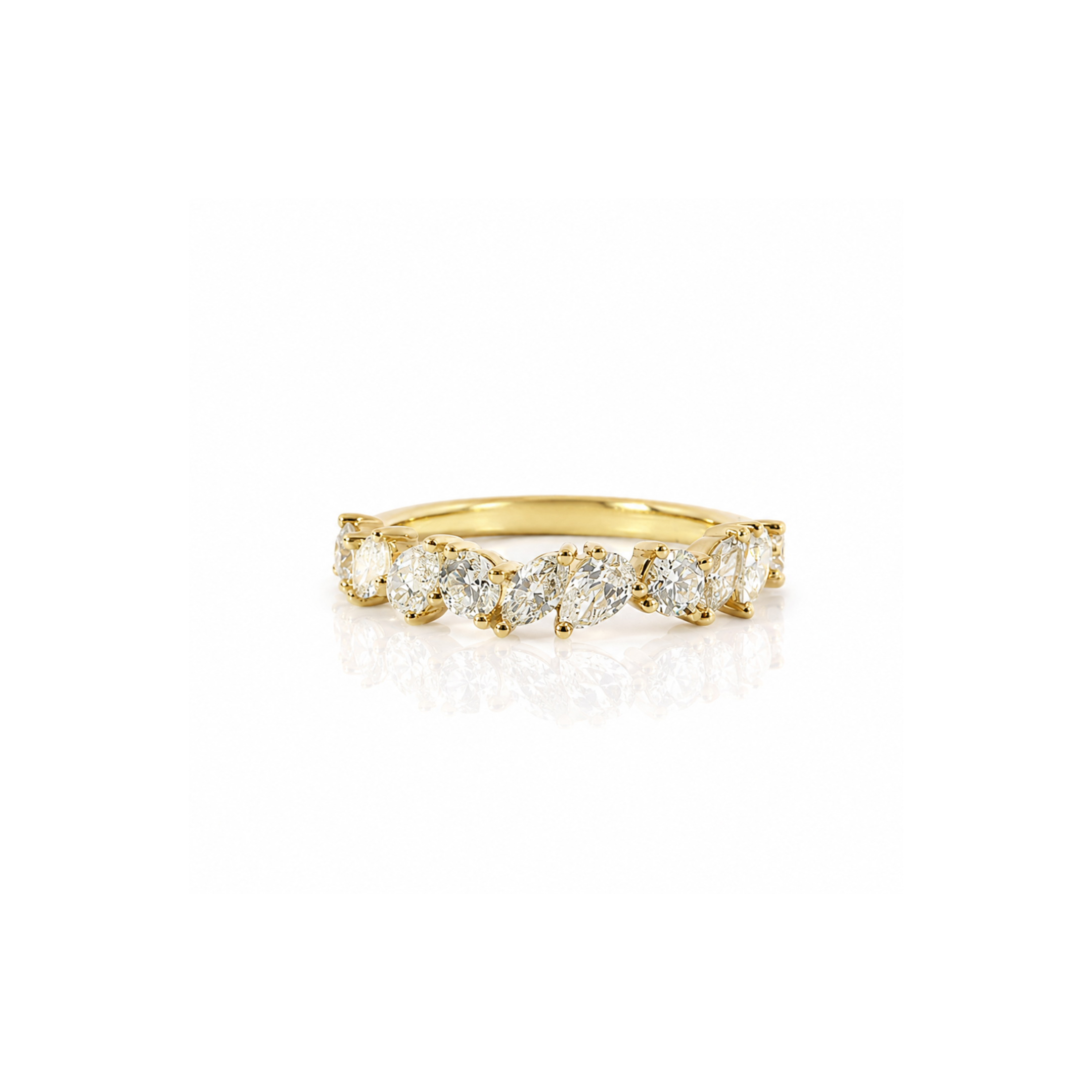 ALTERNATING DIAMOND SHAPE RING