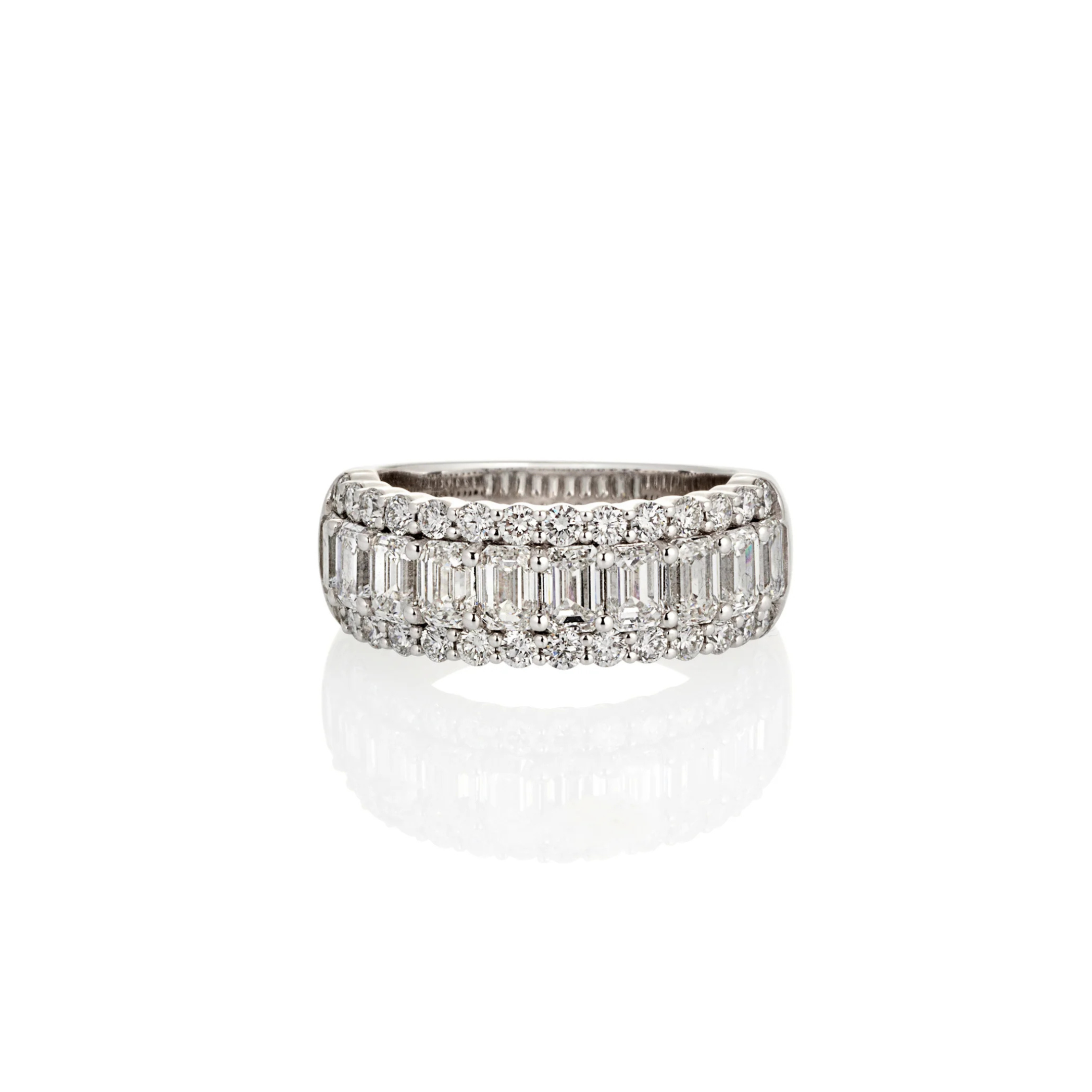 EMERALD & ROUND DIAMOND RING