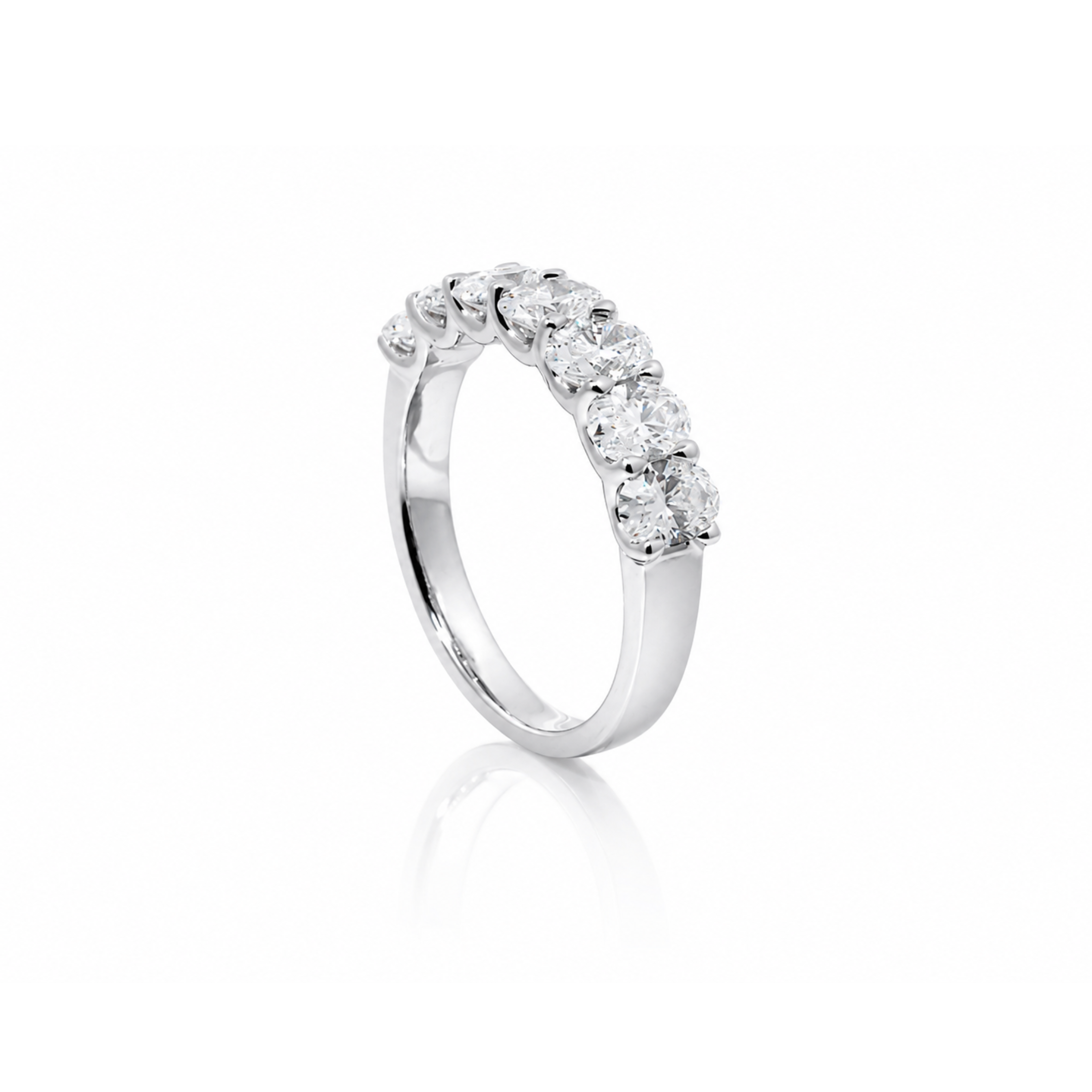 OVAL CUT SHARED CLAW BAND 1.68CT