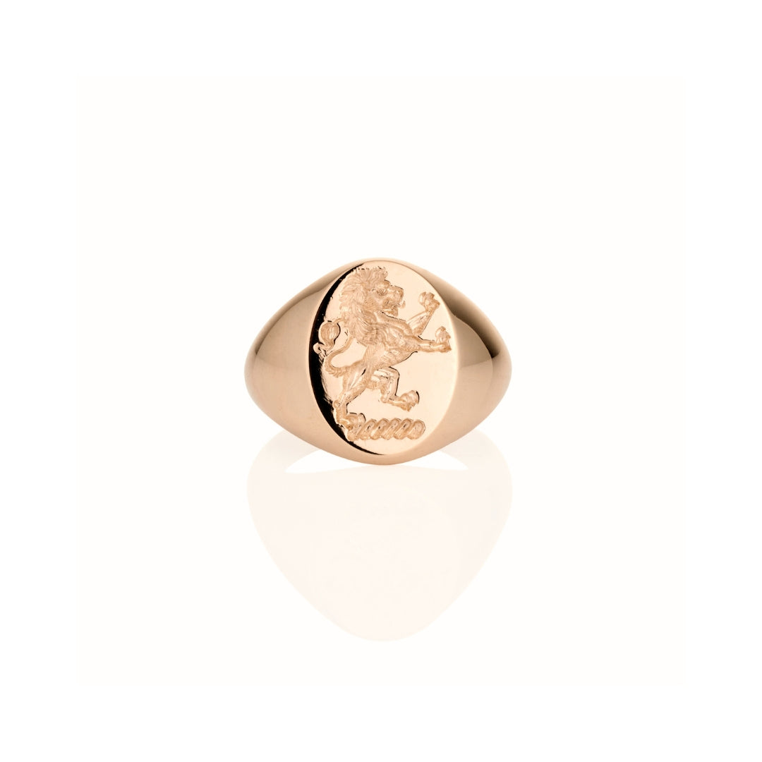 LONDON ENGRAVER FAMILY CREST SIGNET RING