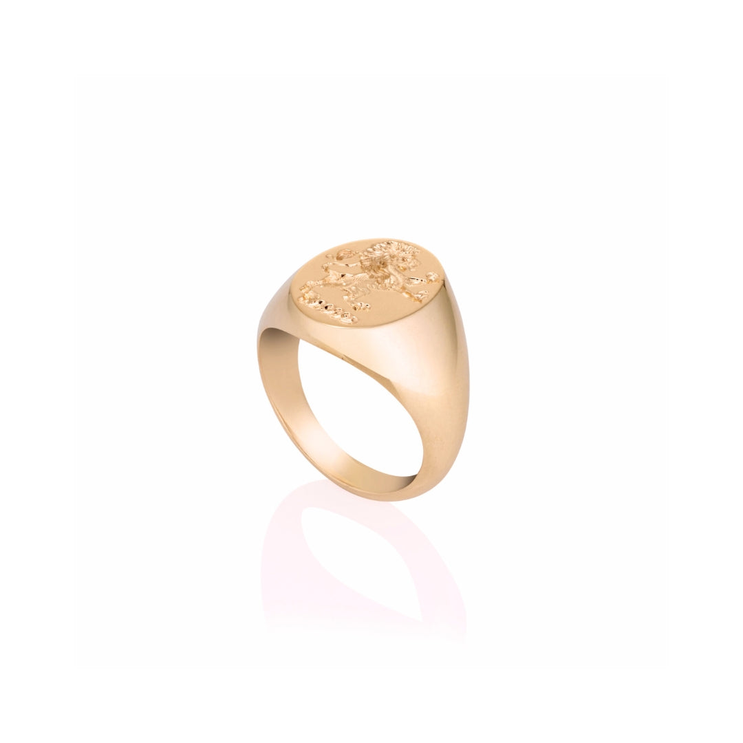 LONDON ENGRAVER FAMILY CREST SIGNET RING