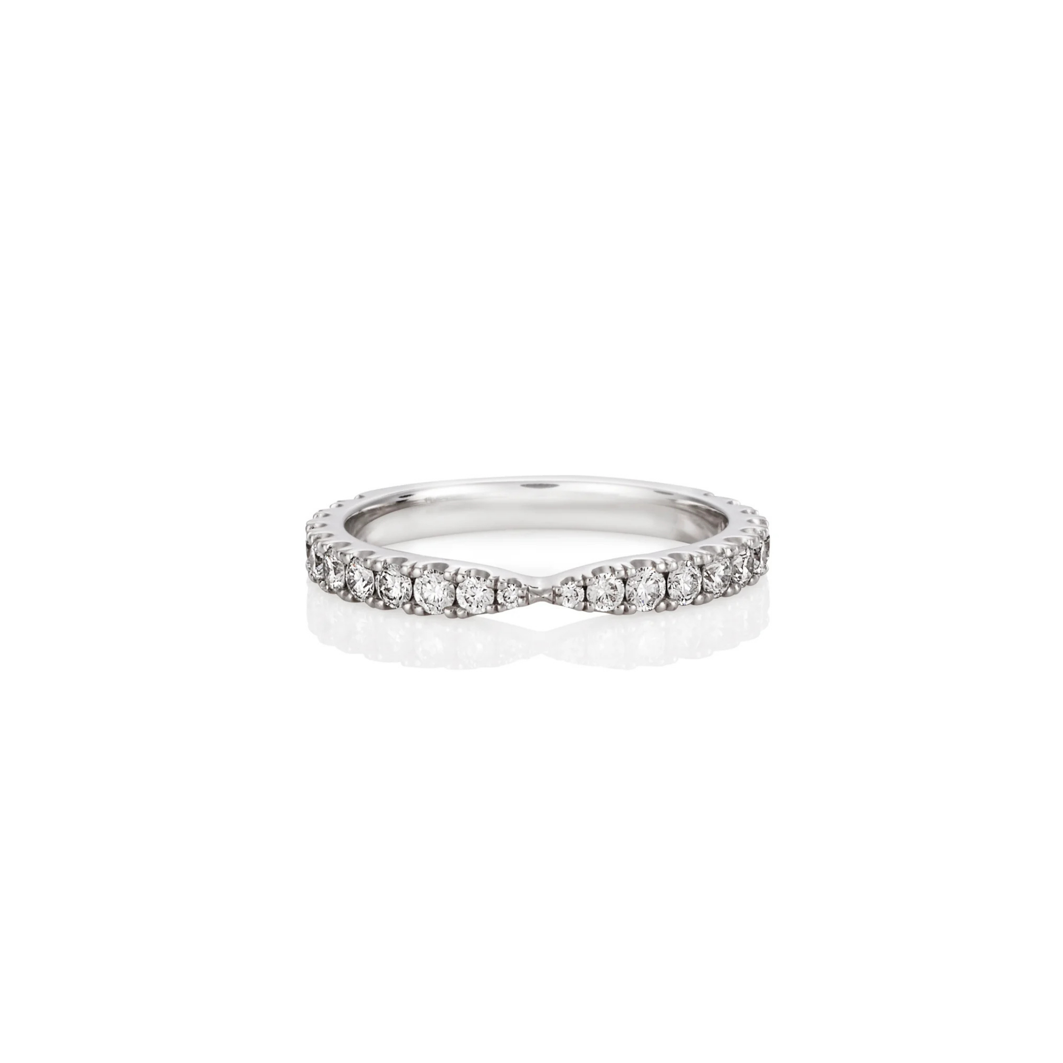 WHITE GOLD CLAW SET PINCHED BAND