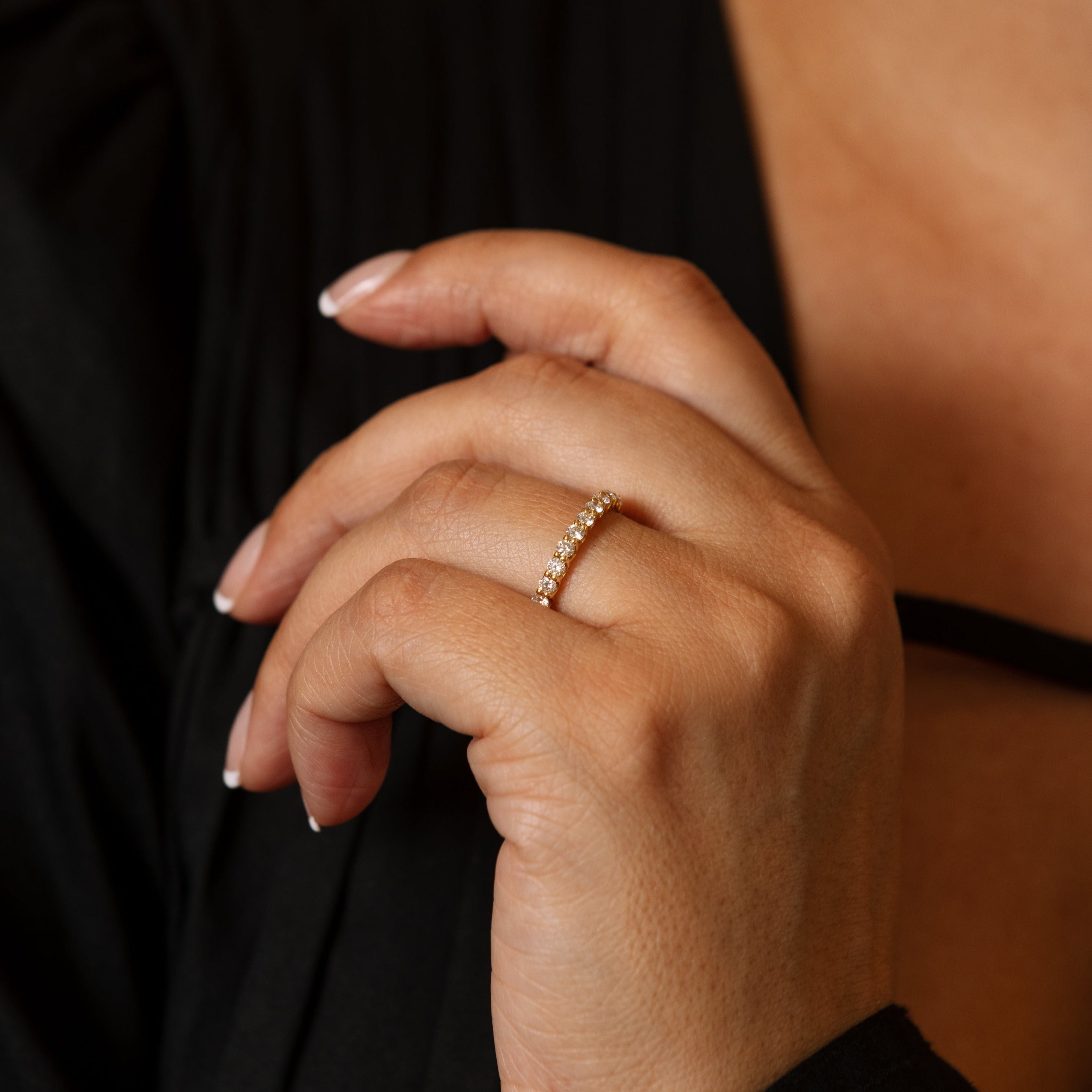 FINE SHARED CLAW DIAMOND RING 1.00ct