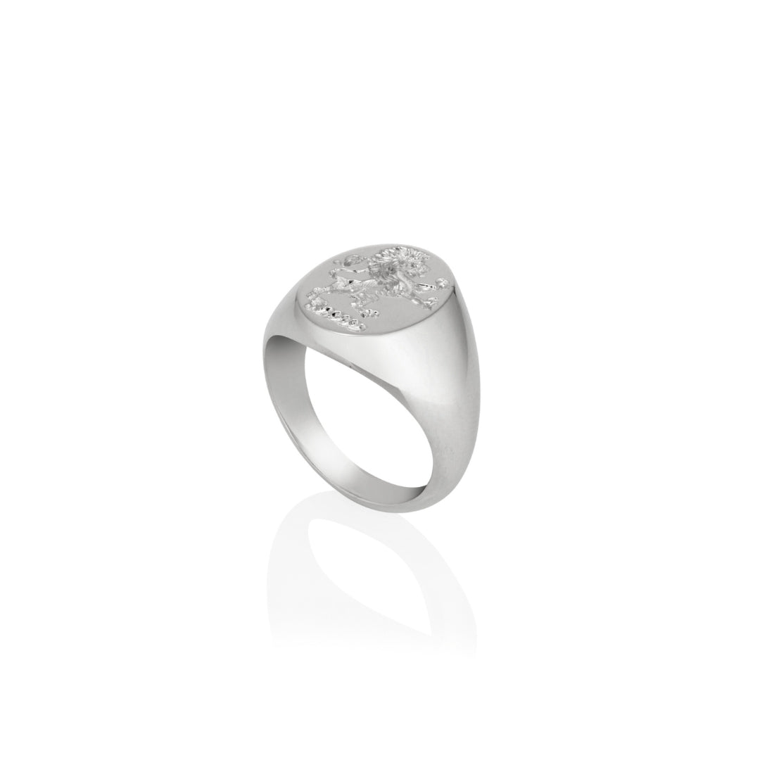 LONDON ENGRAVER FAMILY CREST SIGNET RING