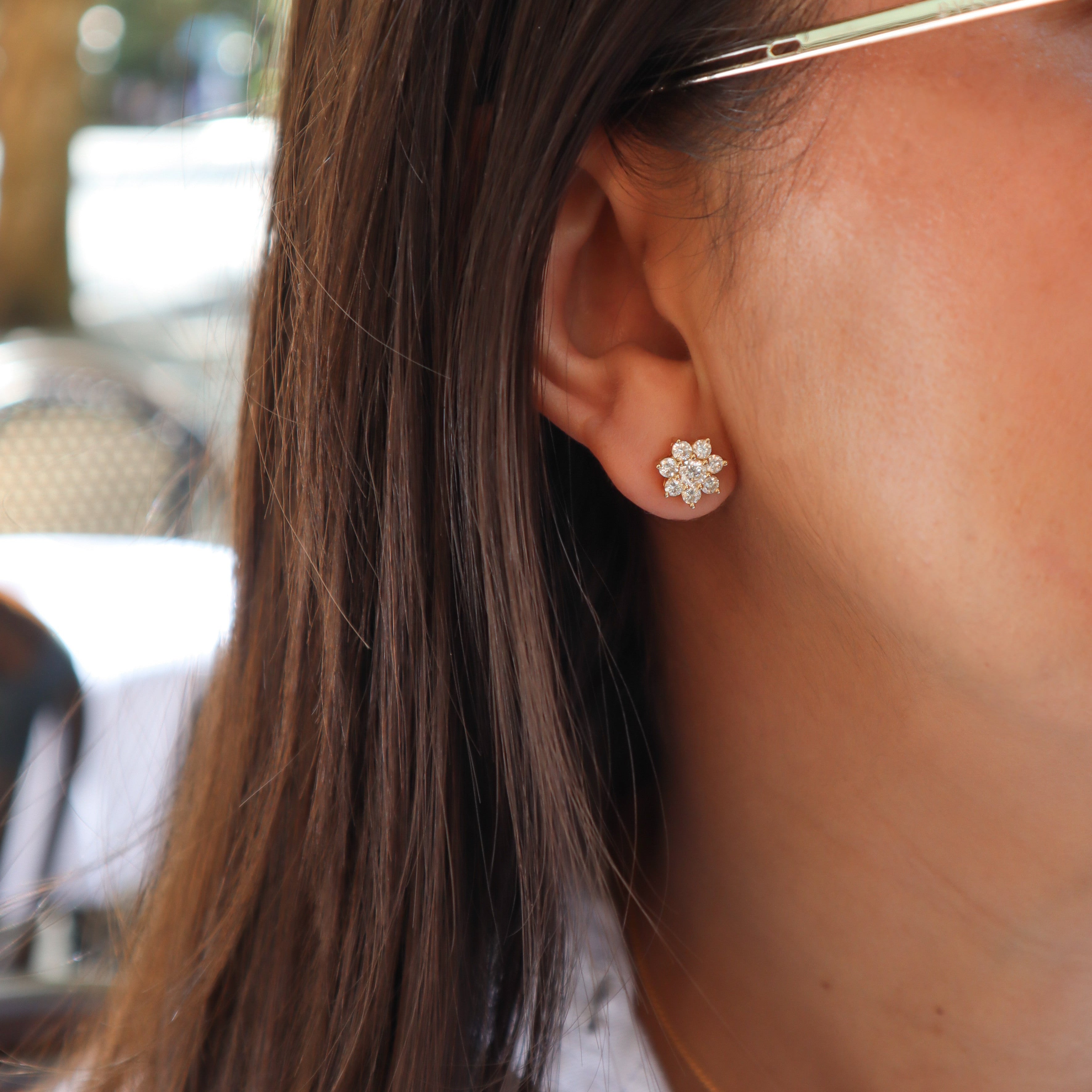 ROUND BRILLIANT FLOWER SHAPED STUDS 1.34CT