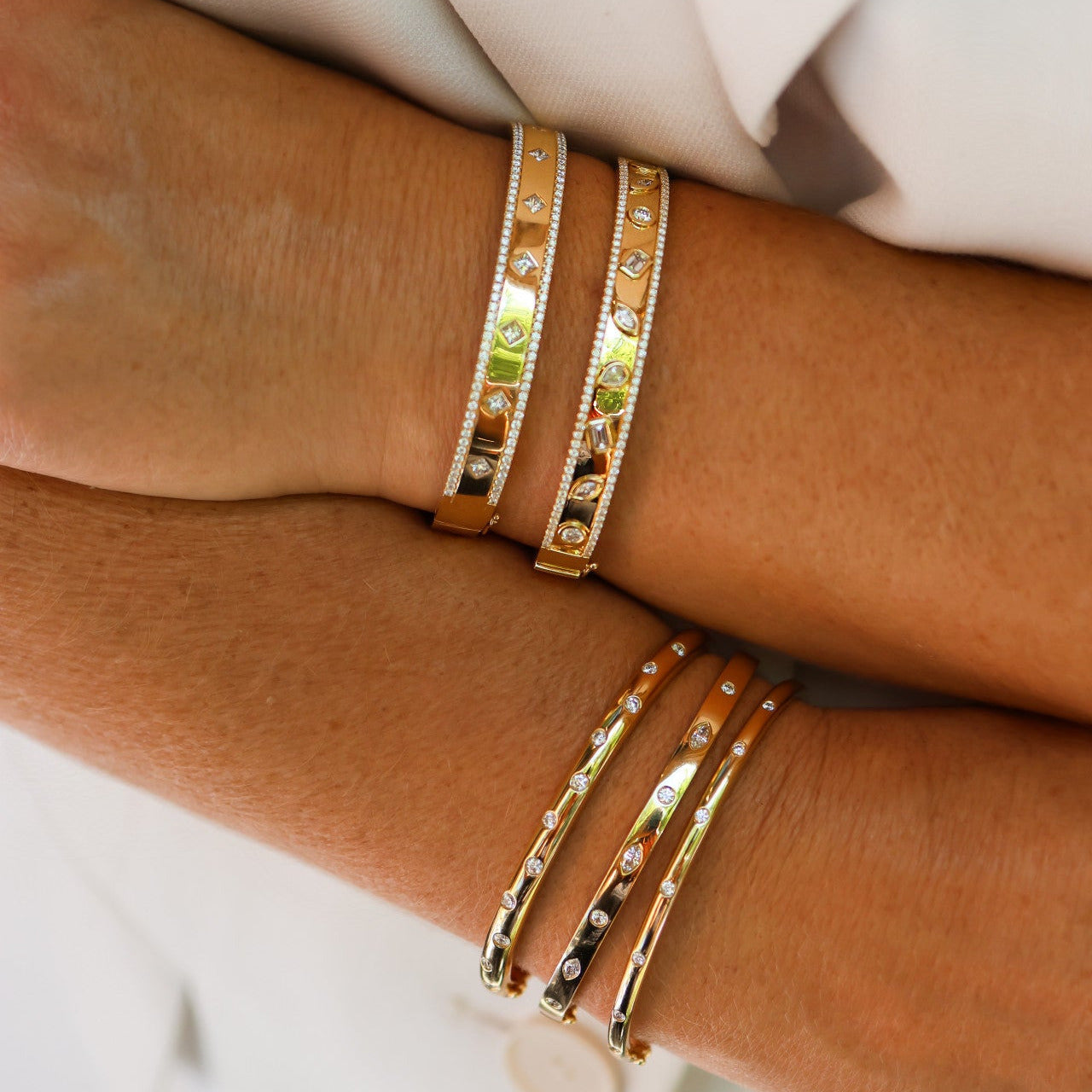 DANCING DIAMONDS BANGLE