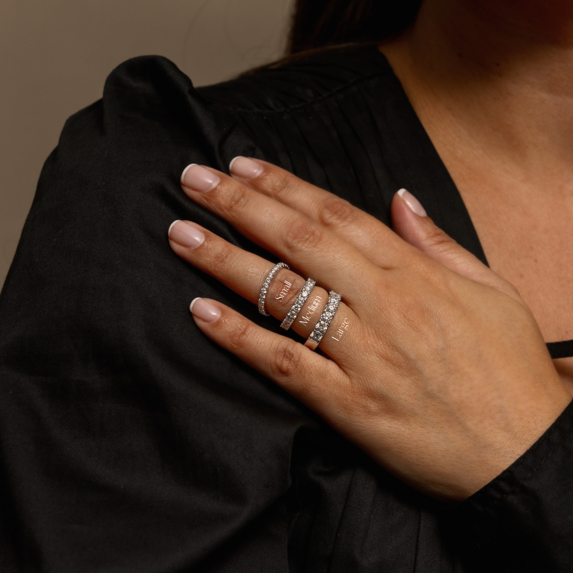 WHITE GOLD MEDIUM SIGNATURE DIAMOND BAND 1.12CT