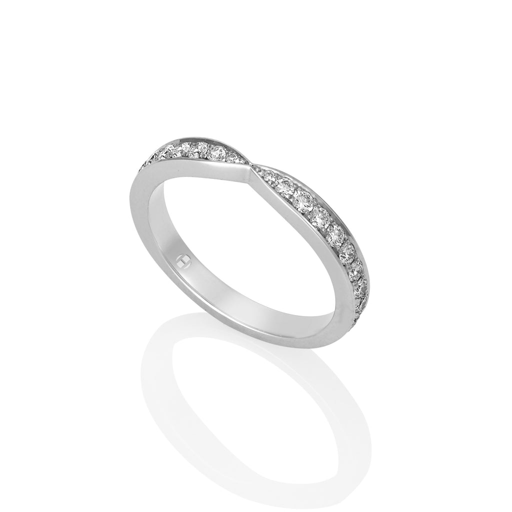 WHITE GOLD DIAMOND PINCHED RING 0.50CT