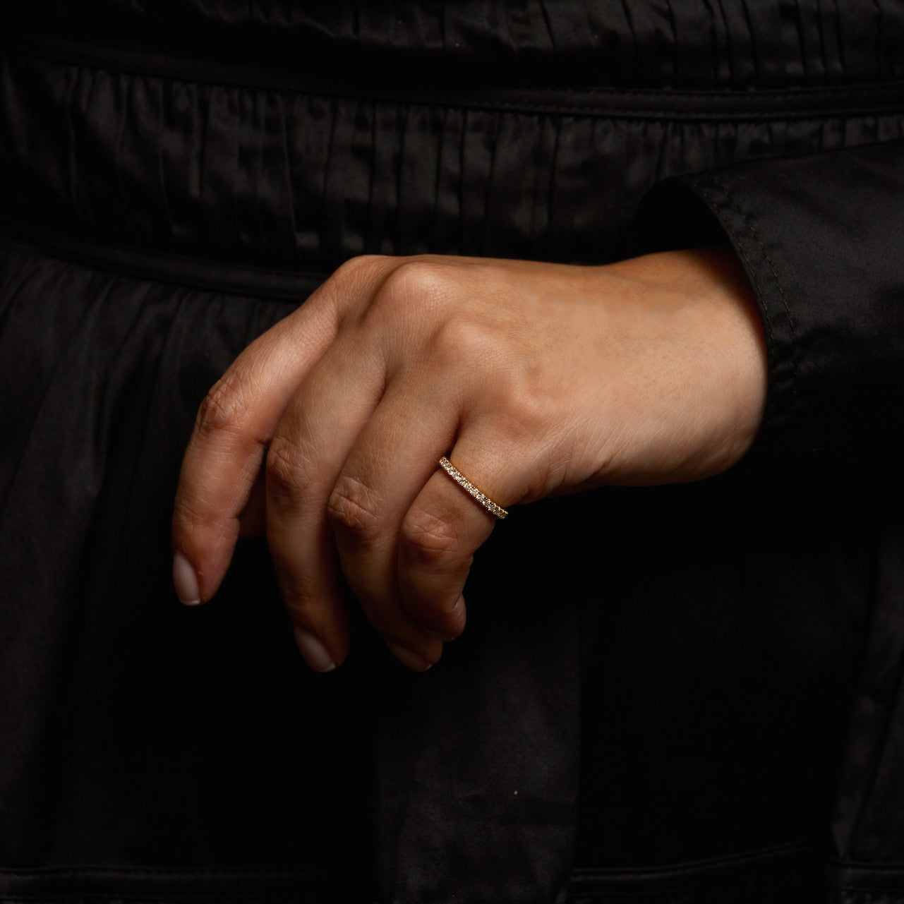 YELLOW GOLD CUT CLAW PINKY RING