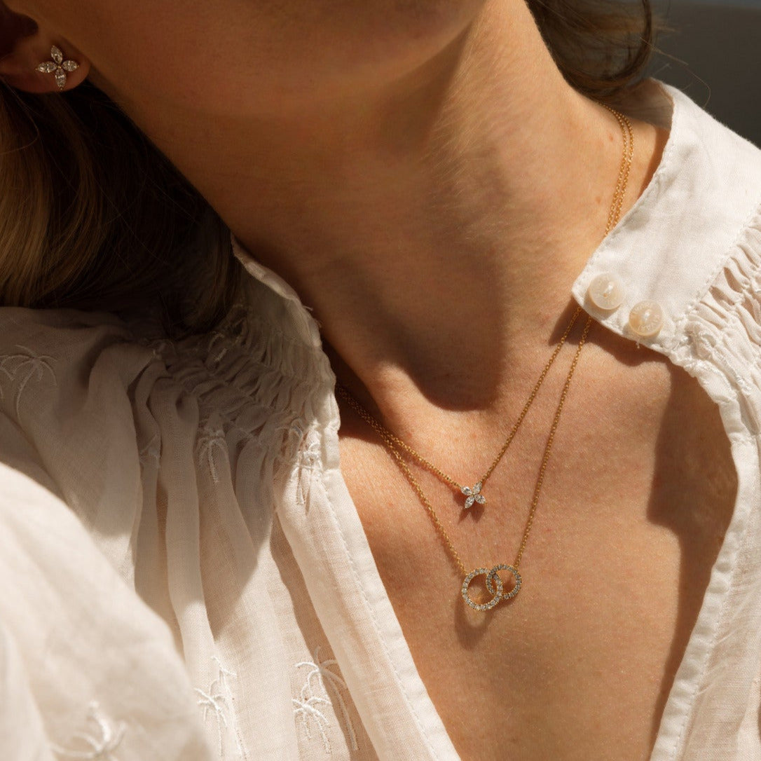 YELLOW GOLD MARQUISE FLOWER PENDANT 0.32ct