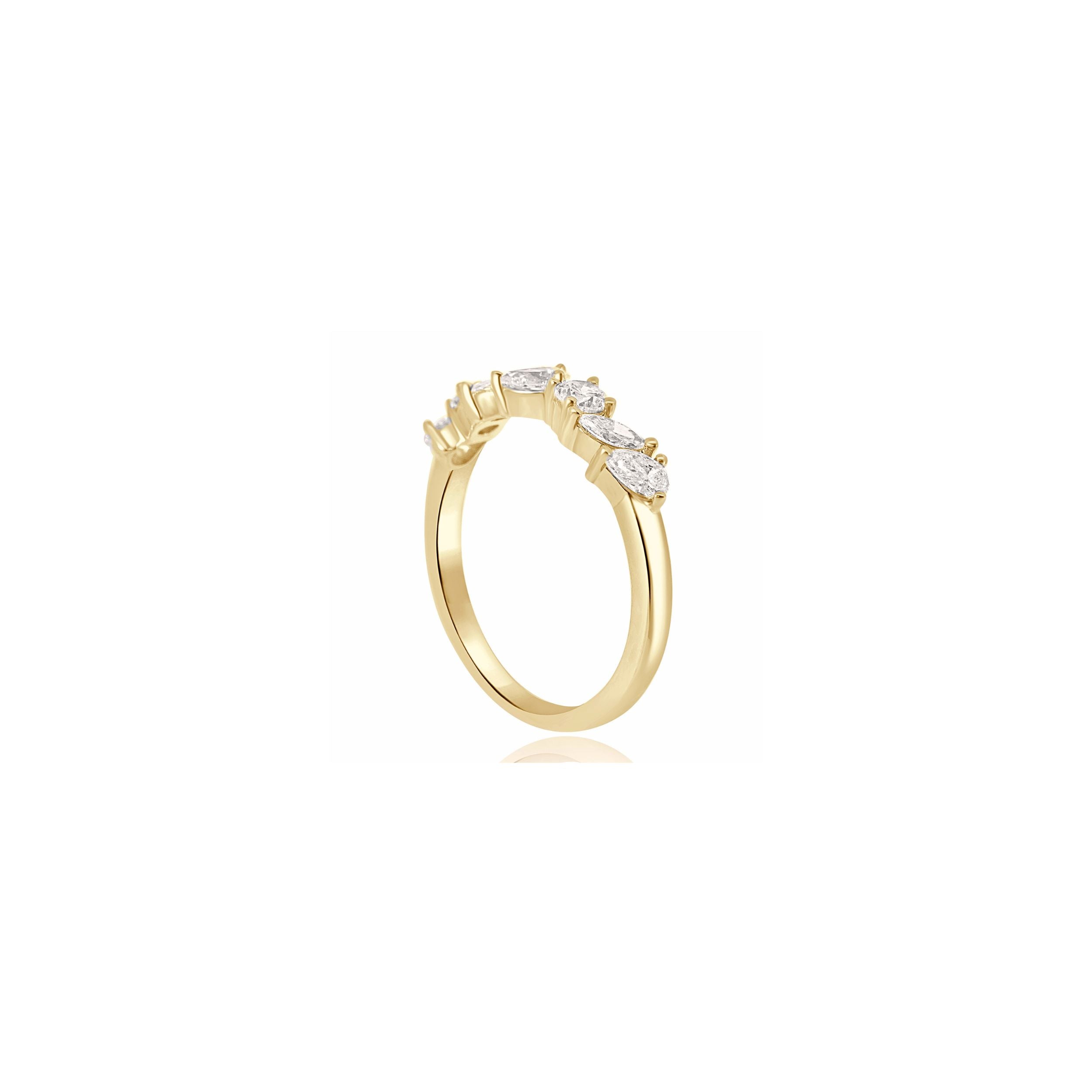 YELLOW GOLD PETITE SHAPES RING