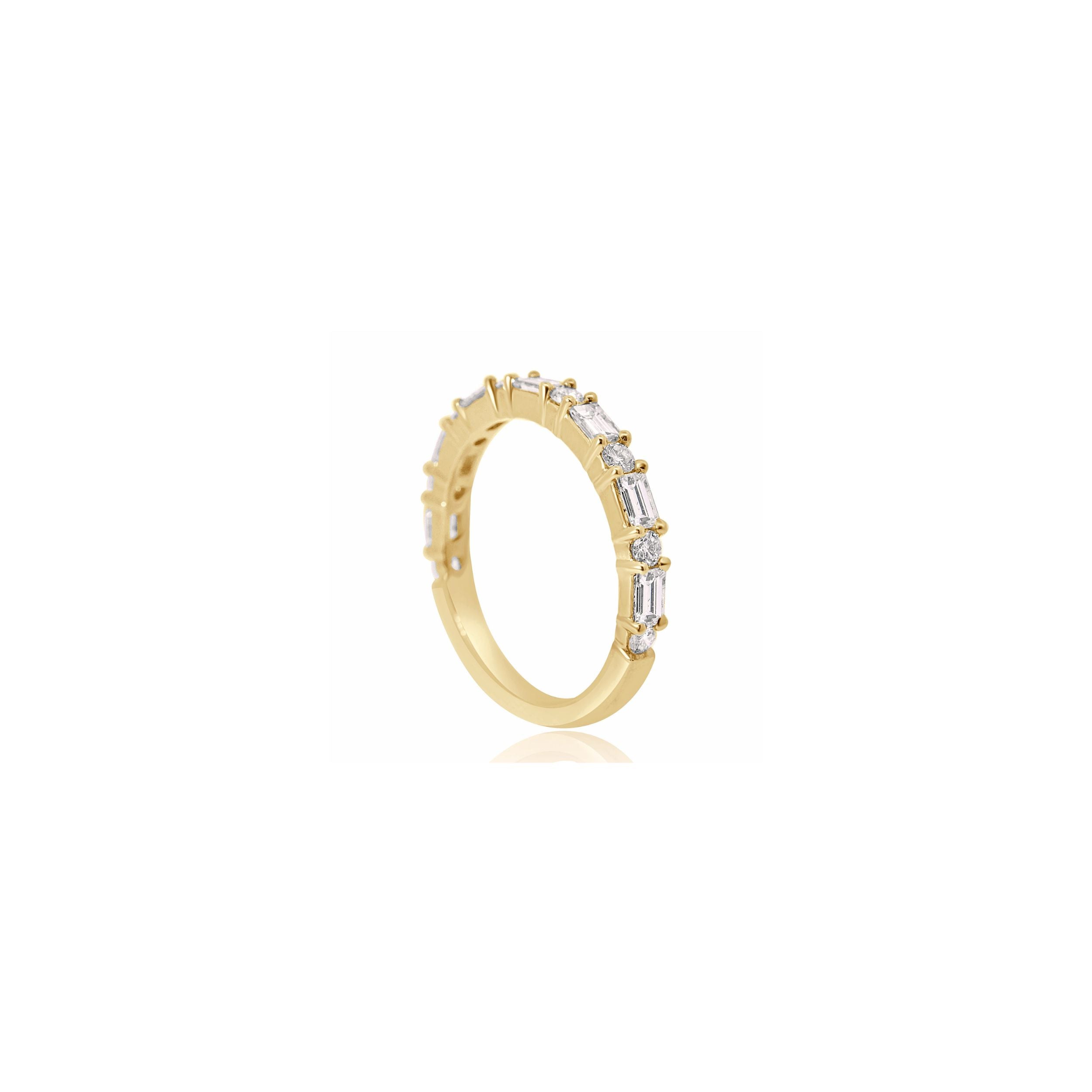 BAGUETTE & ROUND DIAMOND RING
