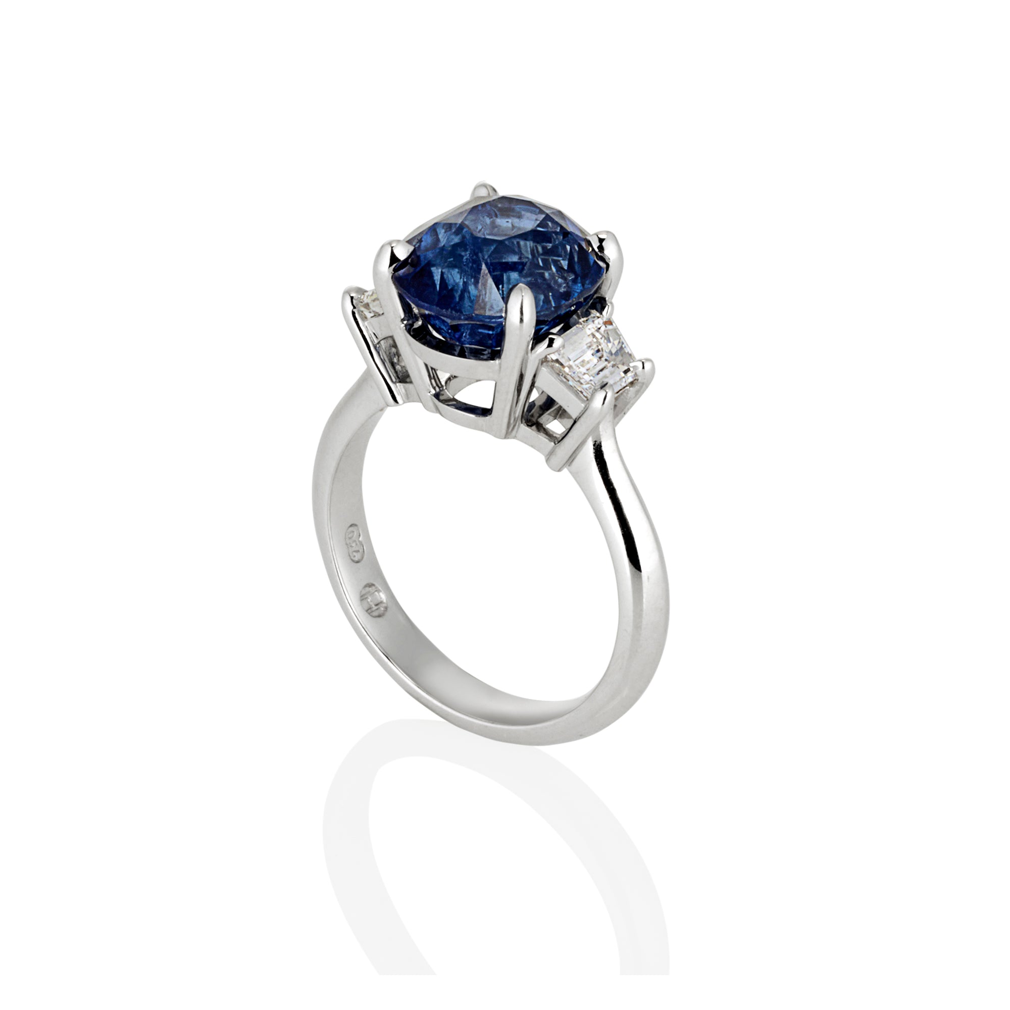 THREE STONE CEYLON SAPPHIRE & DIAMOND RING