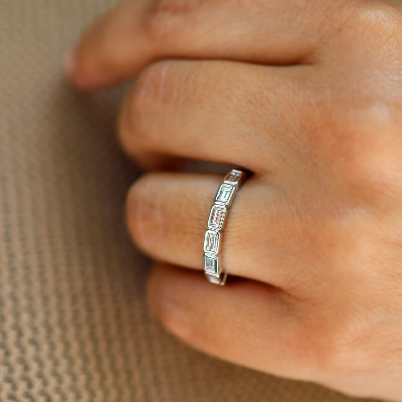 WHITE GOLD BEZEL BAGUETTE RING