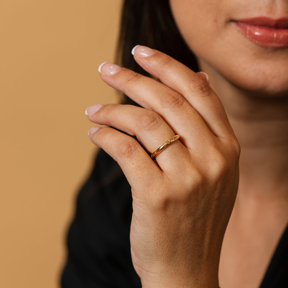 WHITE GOLD HALF ROUNDED BAND – Nicholas Haywood Jewellery Concierge