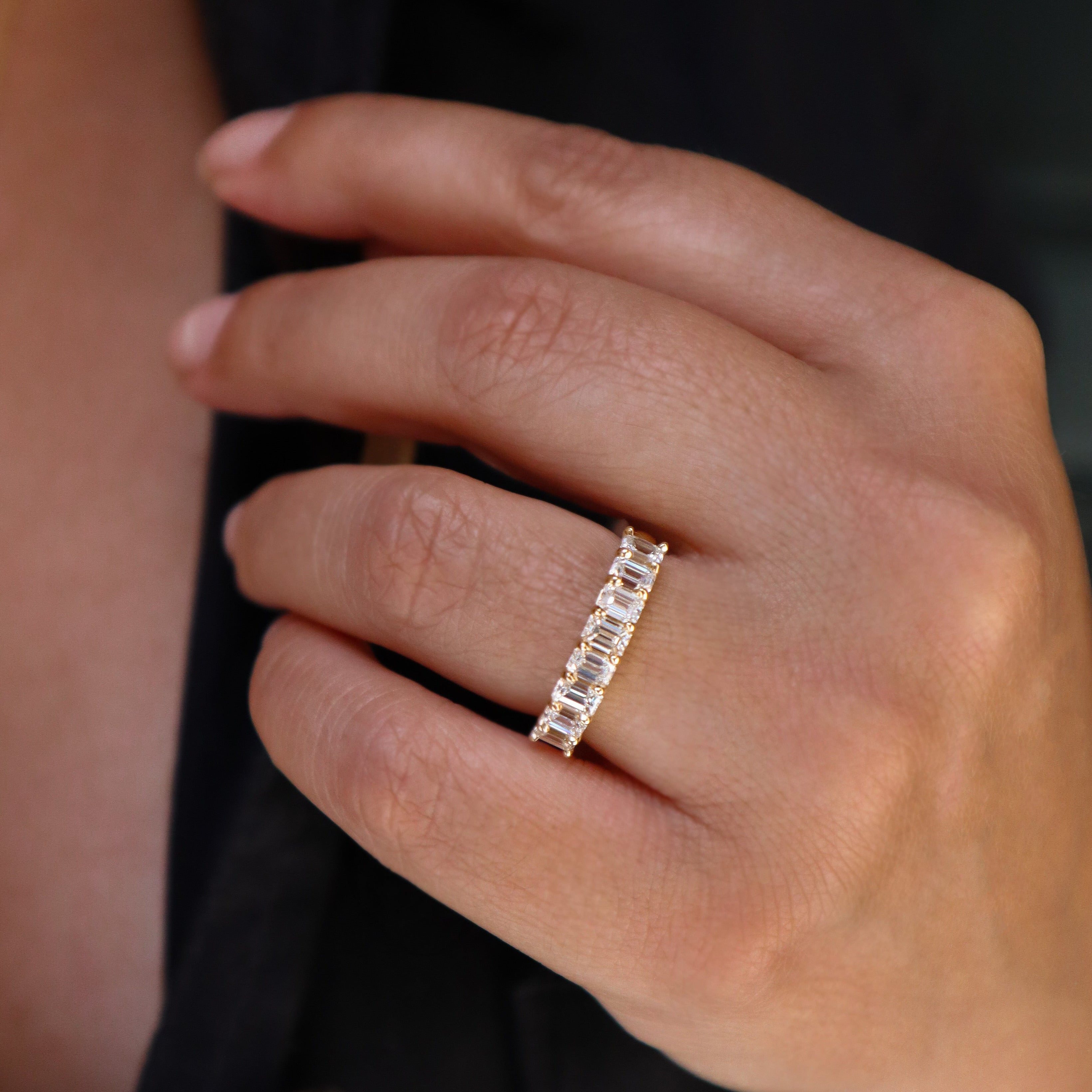 EMERALD SHARED CLAW DIAMOND RING 1.65ct