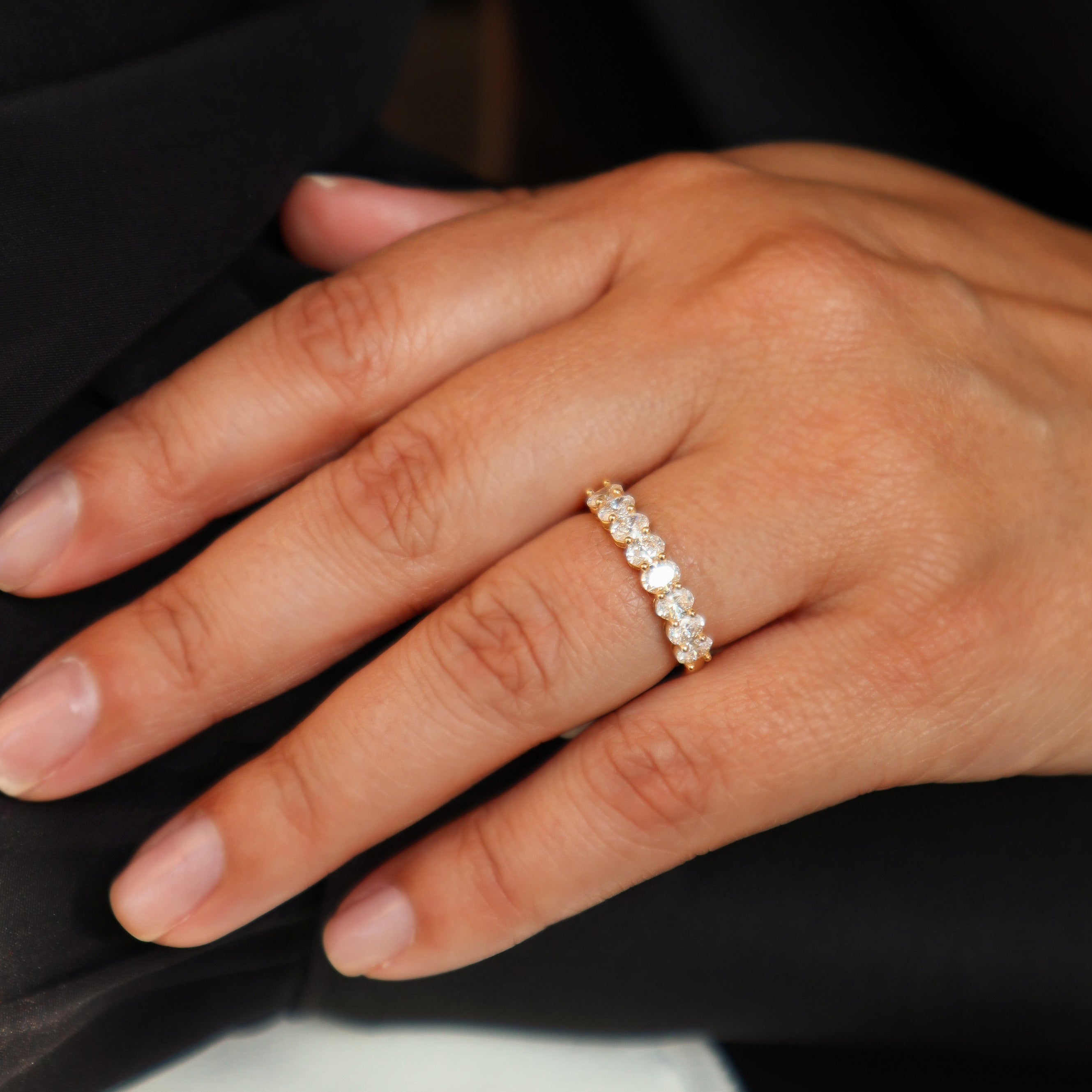YELLOW GOLD OVAL CUT DIAMOND BAND 1.20ct