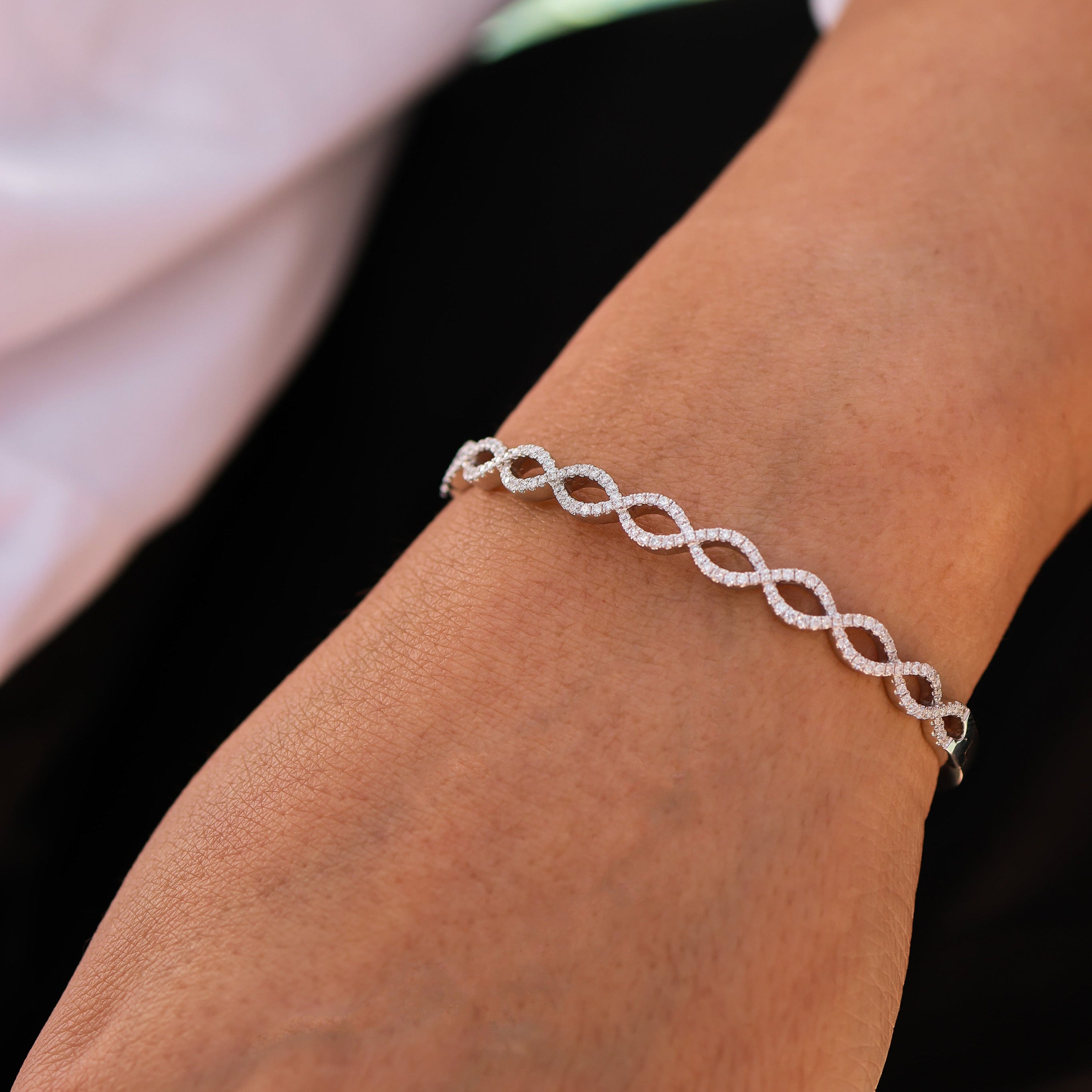 DIAMOND TWIST BANGLE